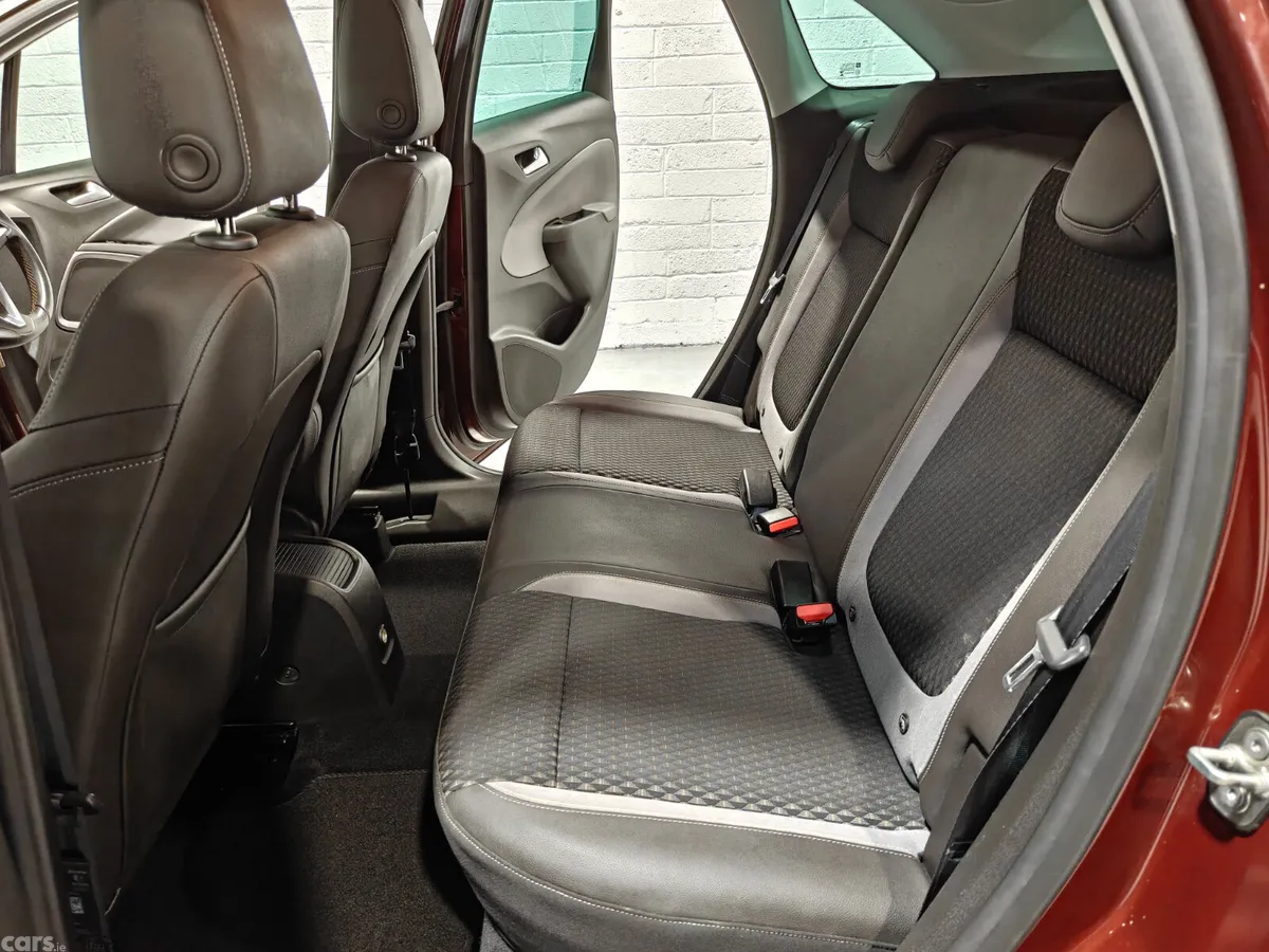 Opel Crossland X SUV, Petrol, 2018, Red