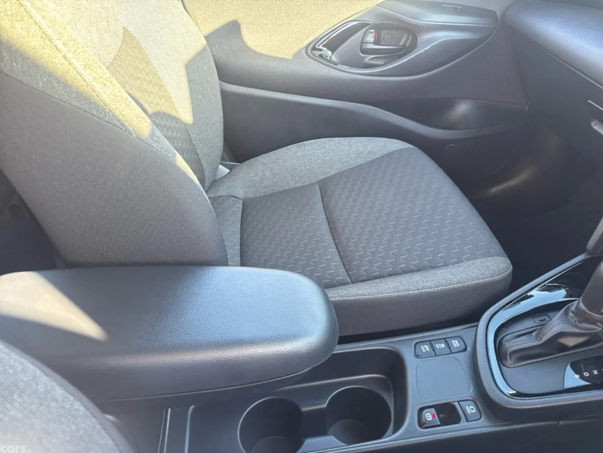 Toyota Yaris Cross SUV, Petrol Hybrid, 2026, Green