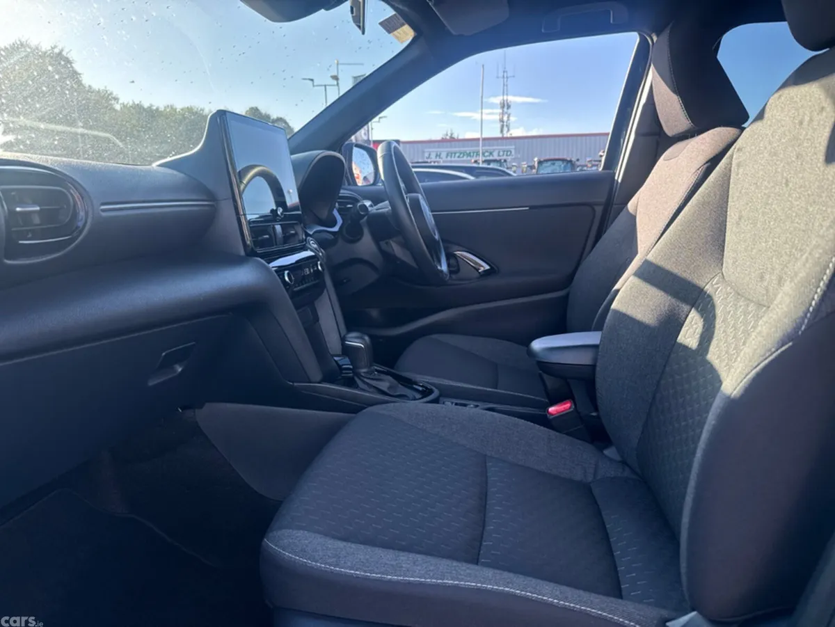 Toyota Yaris Cross SUV, Petrol Hybrid, 2026, Green