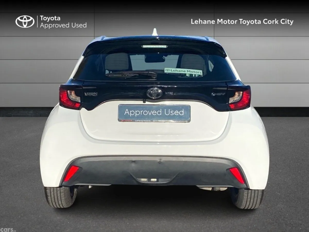 Toyota Yaris Hatchback, Petrol Hybrid, 2024, White