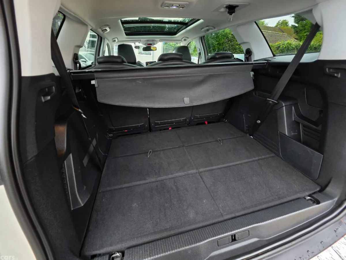 Peugeot 5008 MPV, Diesel, 2020, White