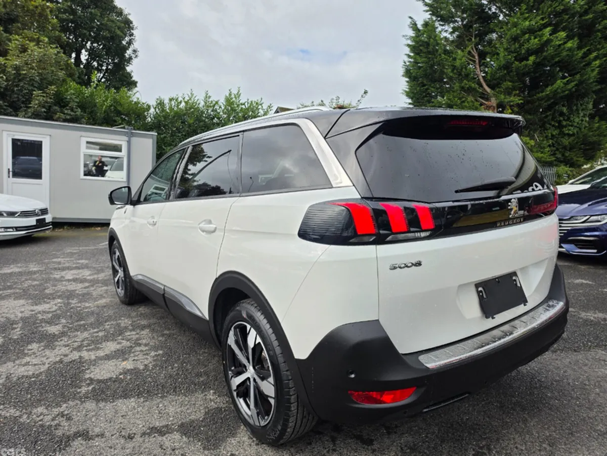 Peugeot 5008 MPV, Diesel, 2020, White