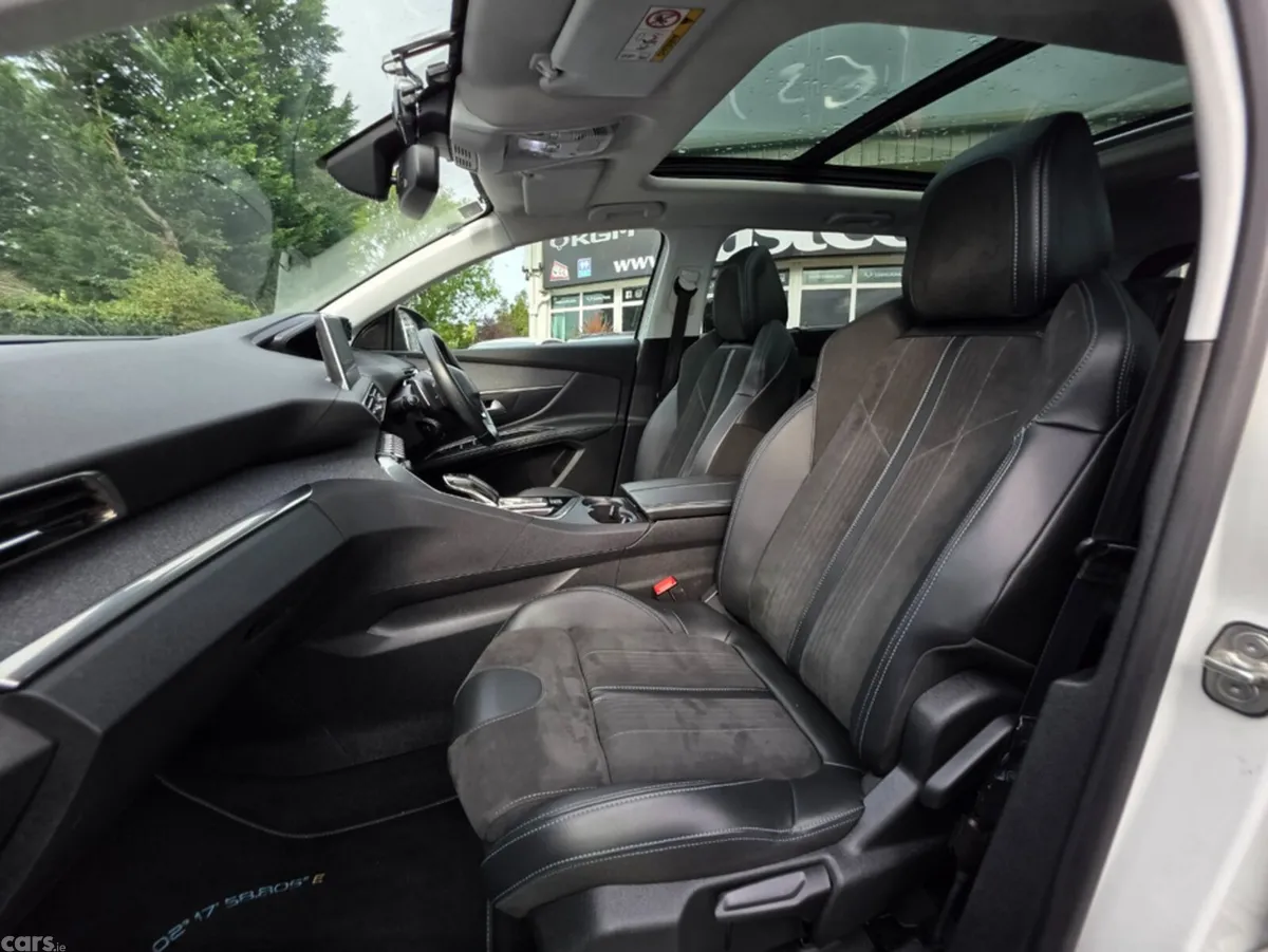 Peugeot 5008 MPV, Diesel, 2020, White
