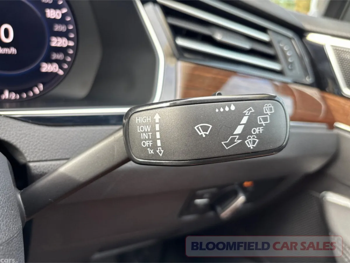 Volkswagen Passat Estate, Diesel, 2018, White