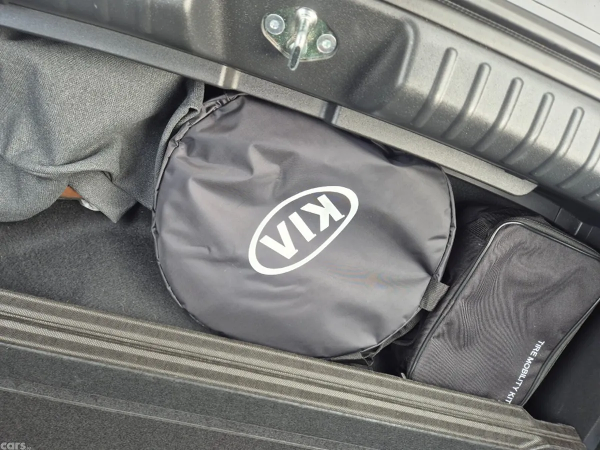 Kia Niro MPV, Petrol Plug-in Hybrid, 2023, Black