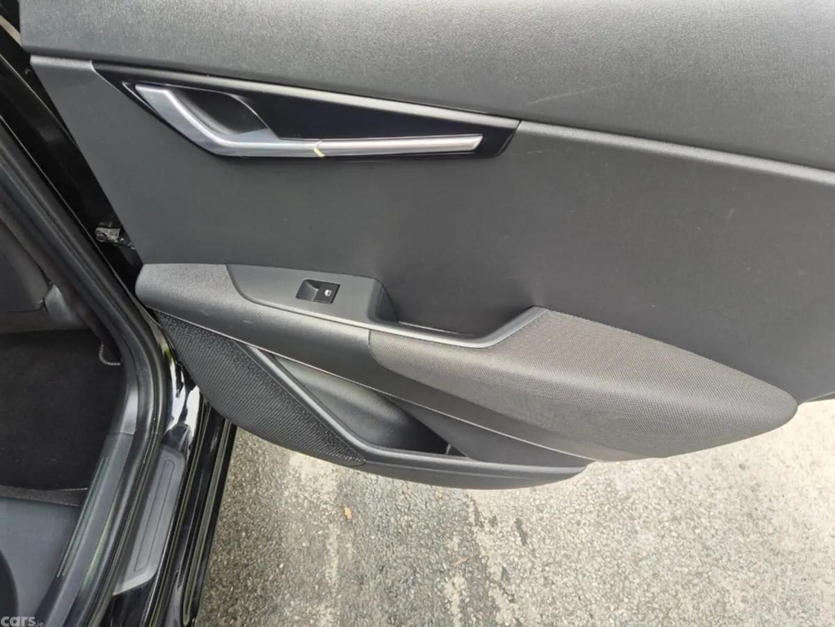 Kia Niro MPV, Petrol Plug-in Hybrid, 2023, Black