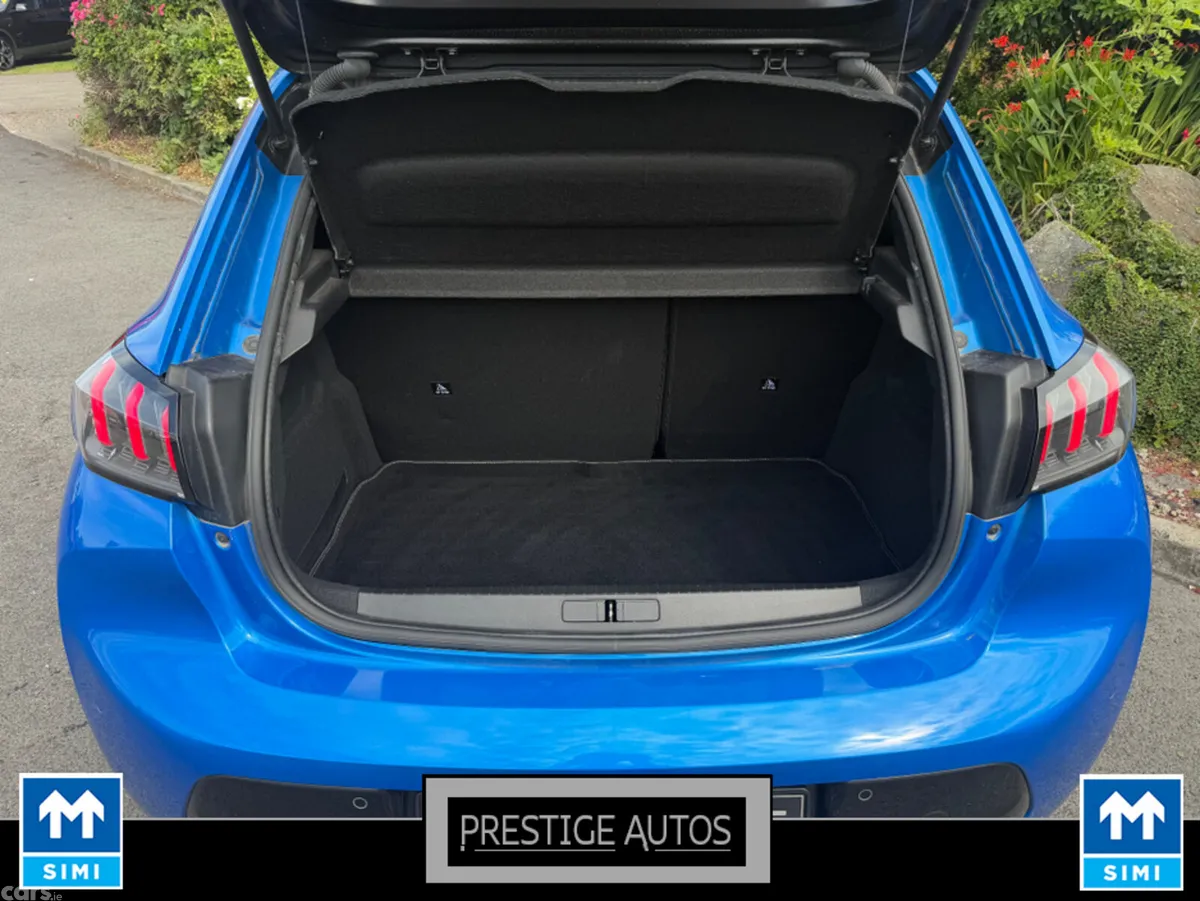 Peugeot 208 Hatchback, Petrol, 2021, Blue