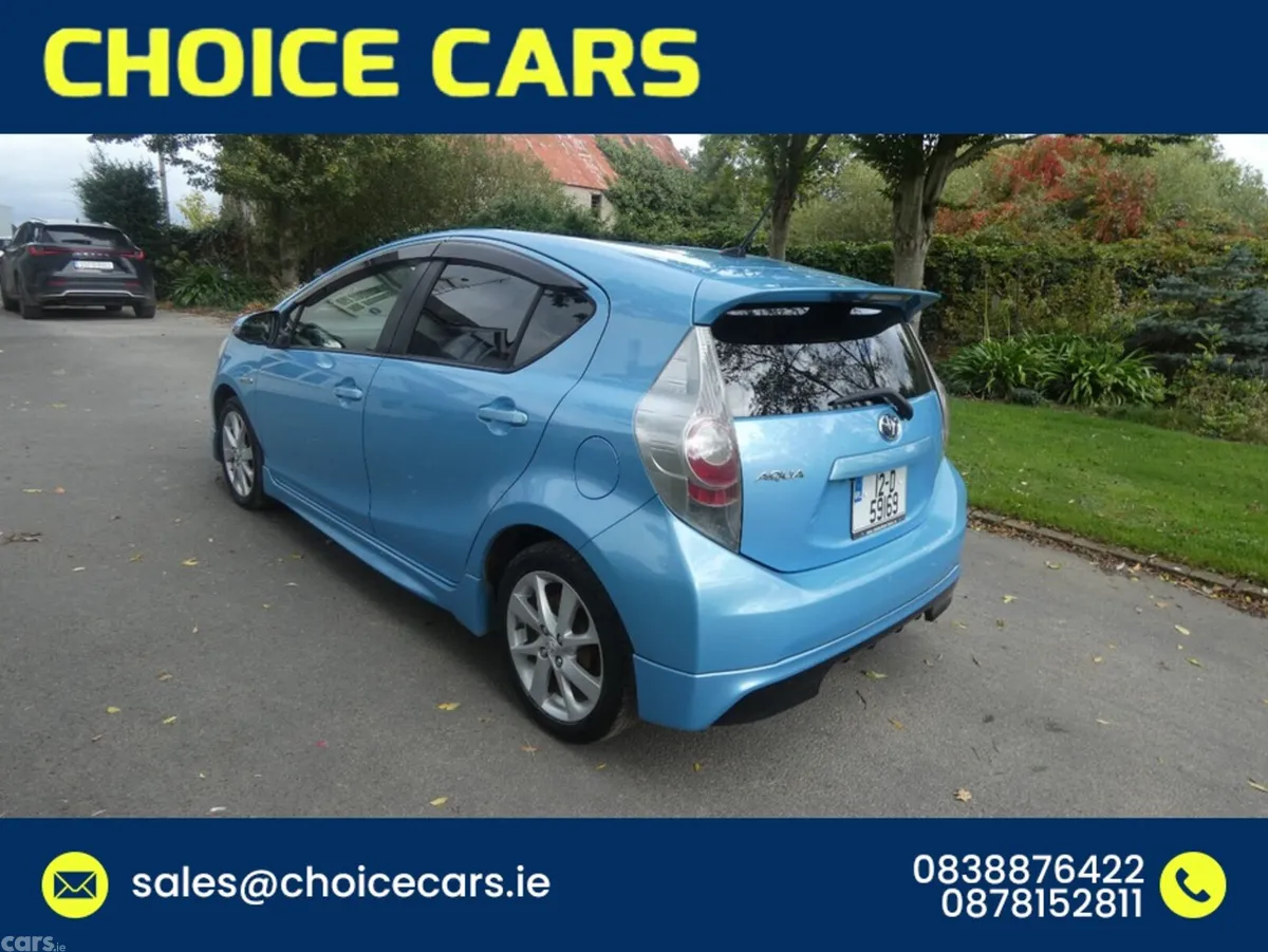 Toyota Aqua Hatchback, Petrol Hybrid, 2012, Blue