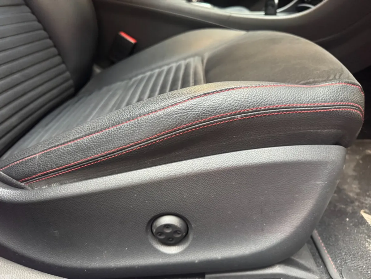 Mercedes-Benz A-Class Hatchback, Petrol, 2014, Red