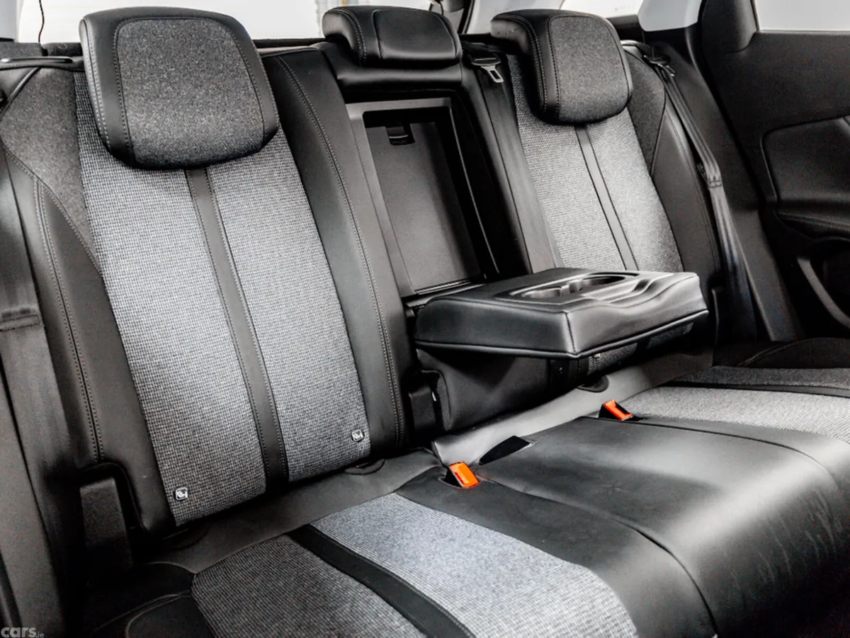 Peugeot 3008 SUV, Diesel, 2020, Red
