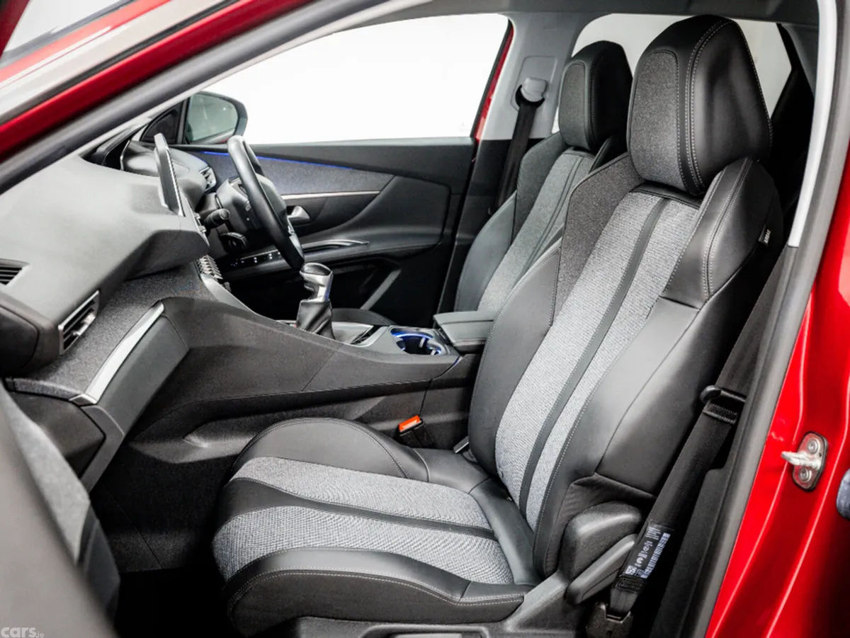 Peugeot 3008 SUV, Diesel, 2020, Red