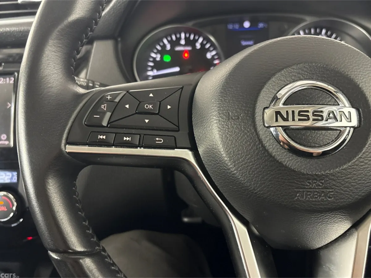 Nissan Qashqai MPV, Petrol, 2020, Grey
