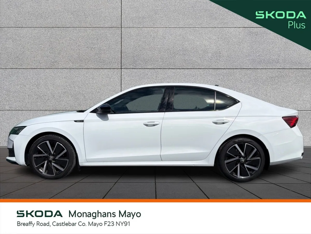 Skoda Octavia Hatchback, Diesel, 2025, White