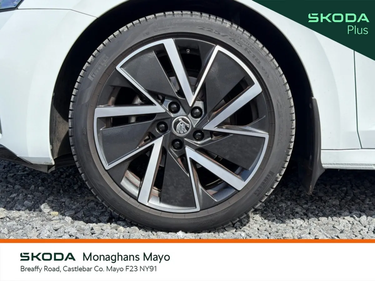 Skoda Octavia Hatchback, Diesel, 2025, White
