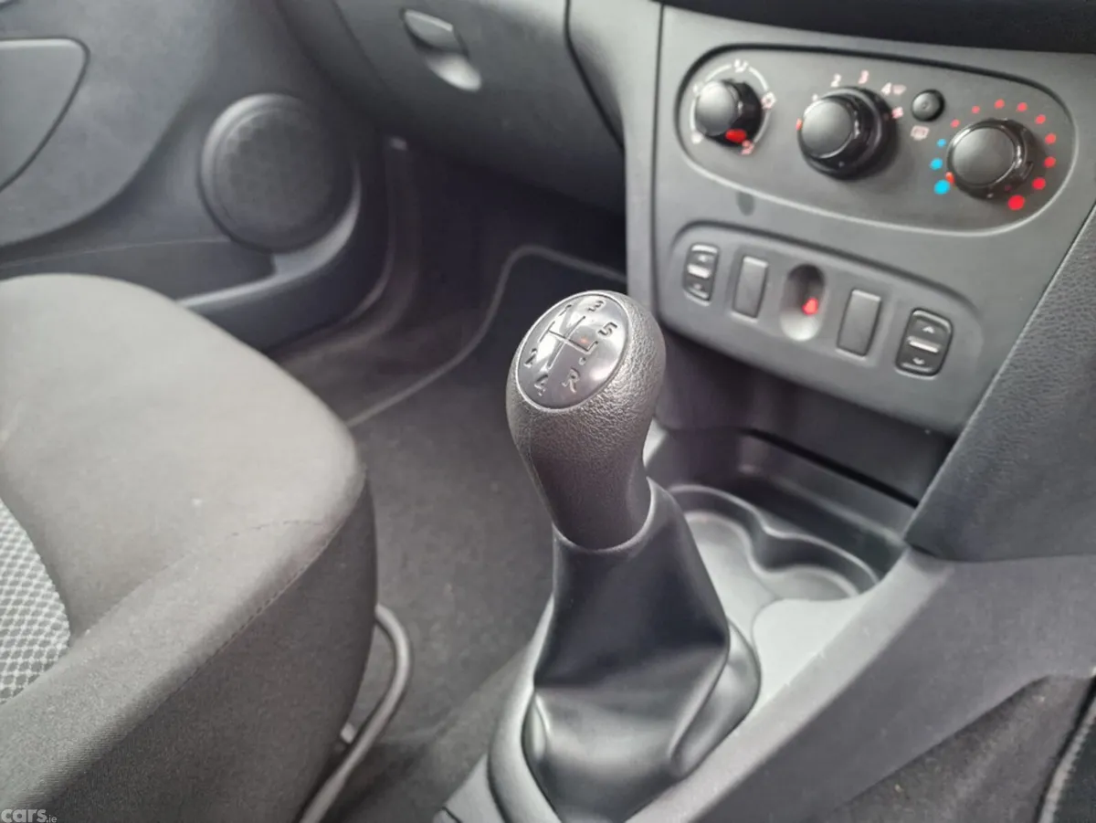 Dacia Sandero Hatchback, Petrol, 2016, Silver