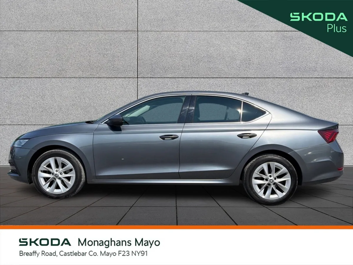 Skoda Octavia Hatchback, Diesel, 2022, Grey