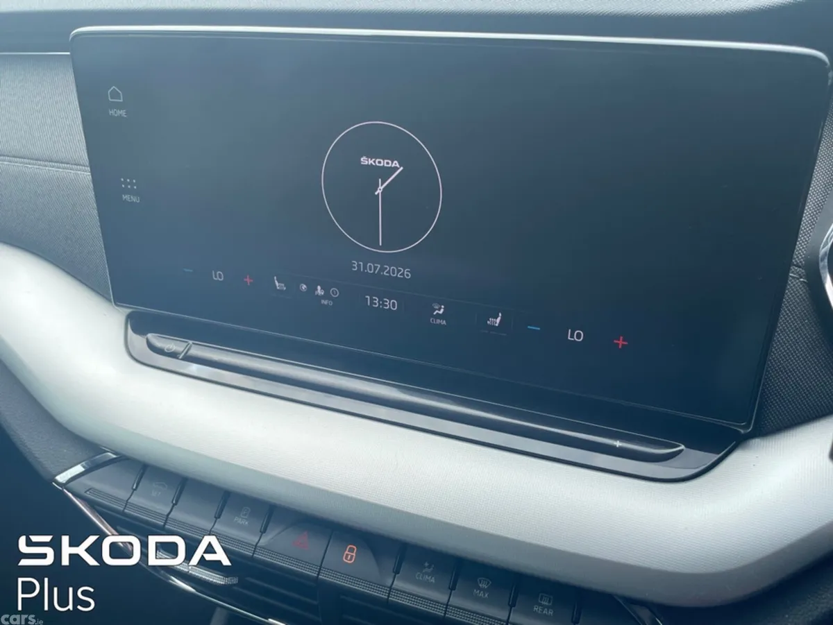 Skoda Octavia Hatchback, Diesel, 2024, Grey