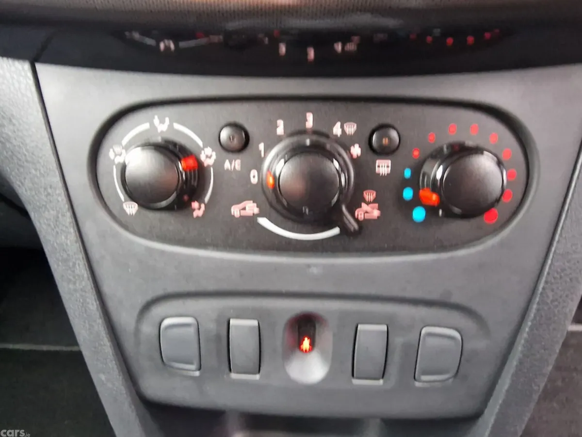 Dacia Sandero Stepway Hatchback, Petrol, 2018, White