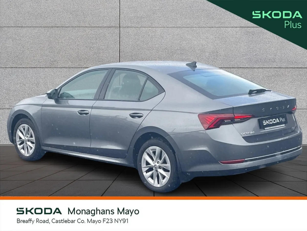 Skoda Octavia Hatchback, Diesel, 2024, Grey