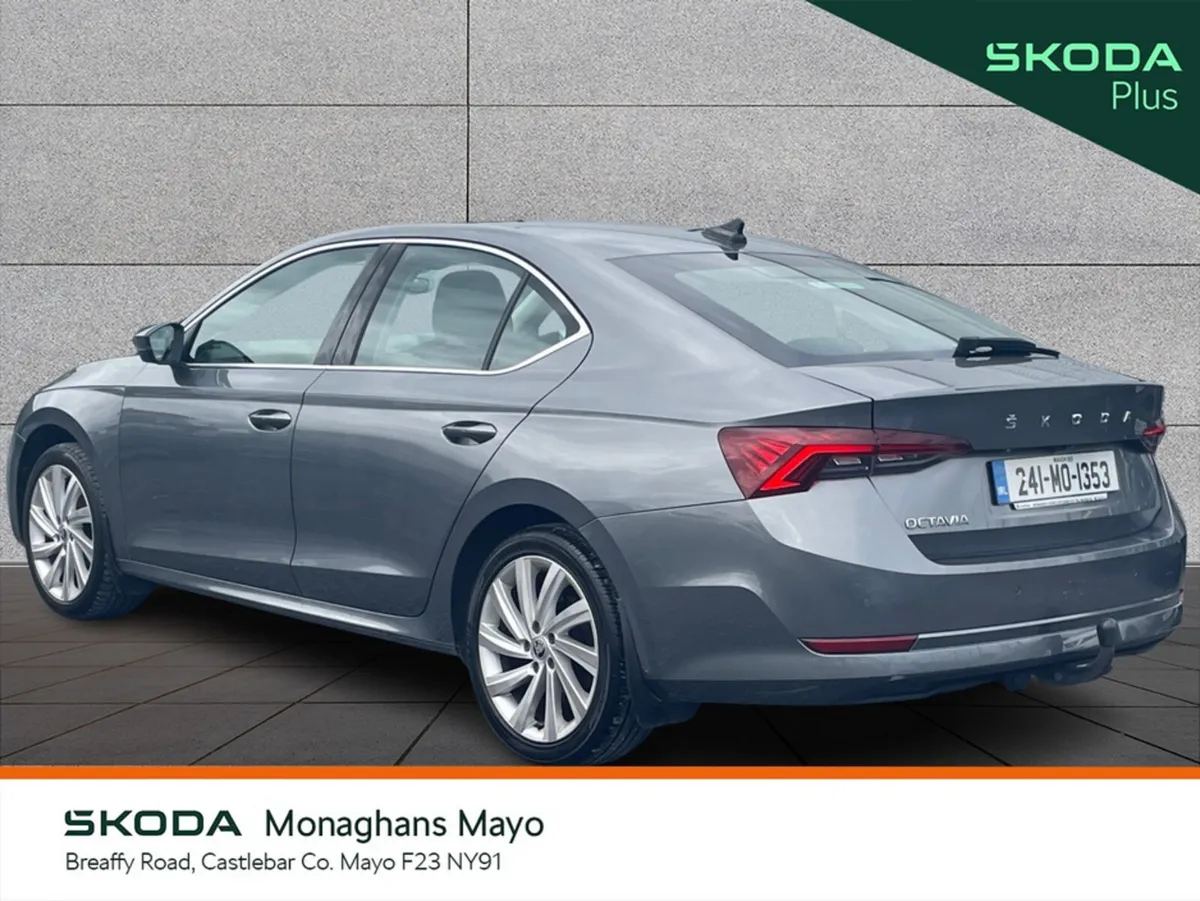 Skoda Octavia Hatchback, Diesel, 2024, Grey
