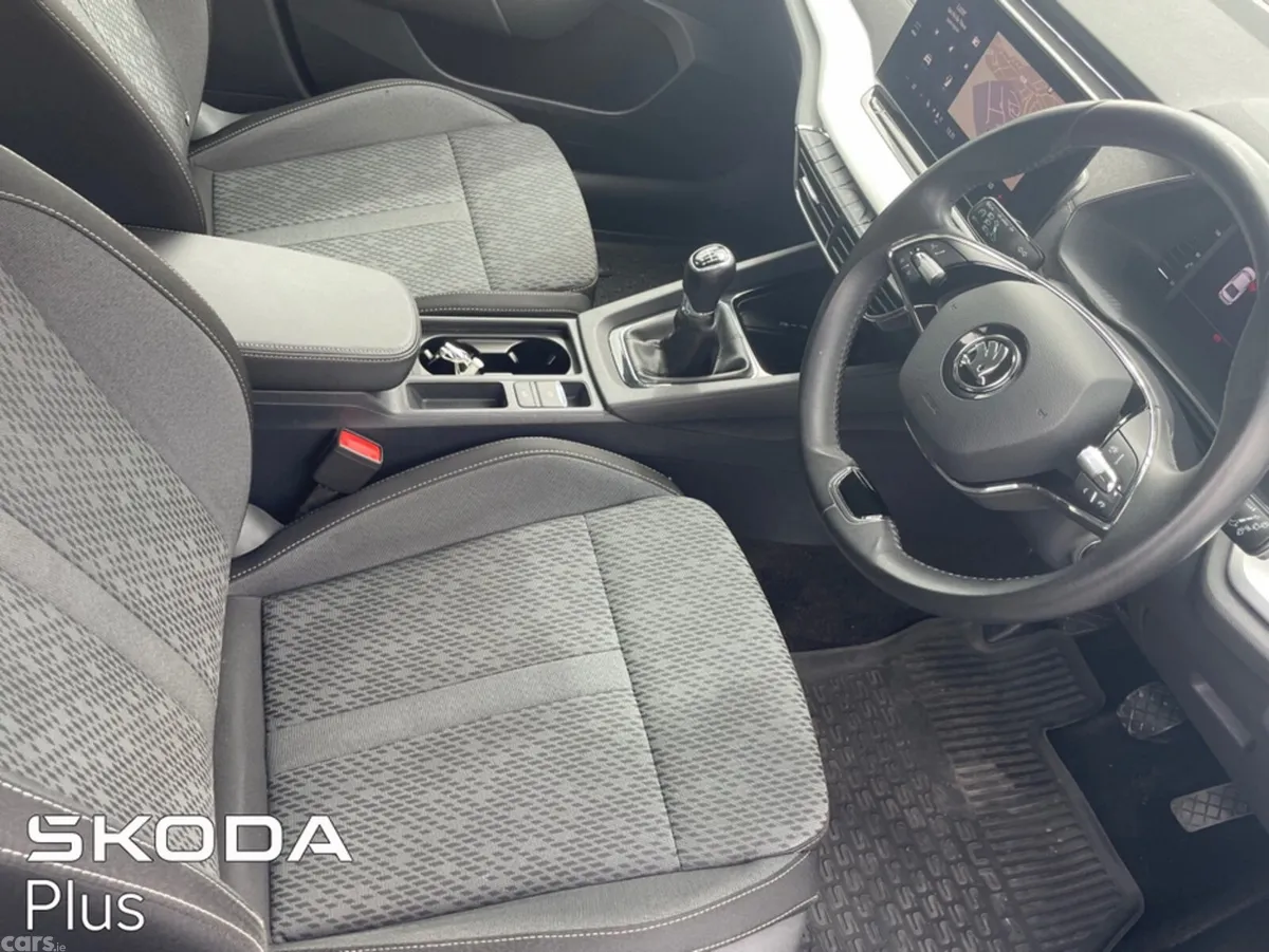 Skoda Octavia Hatchback, Diesel, 2024, Grey