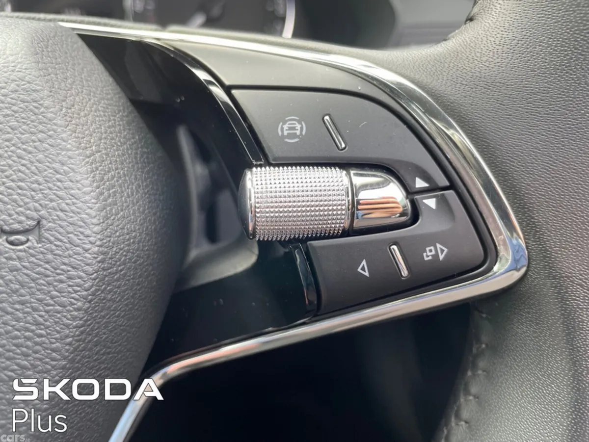Skoda Octavia Hatchback, Diesel, 2024, Grey