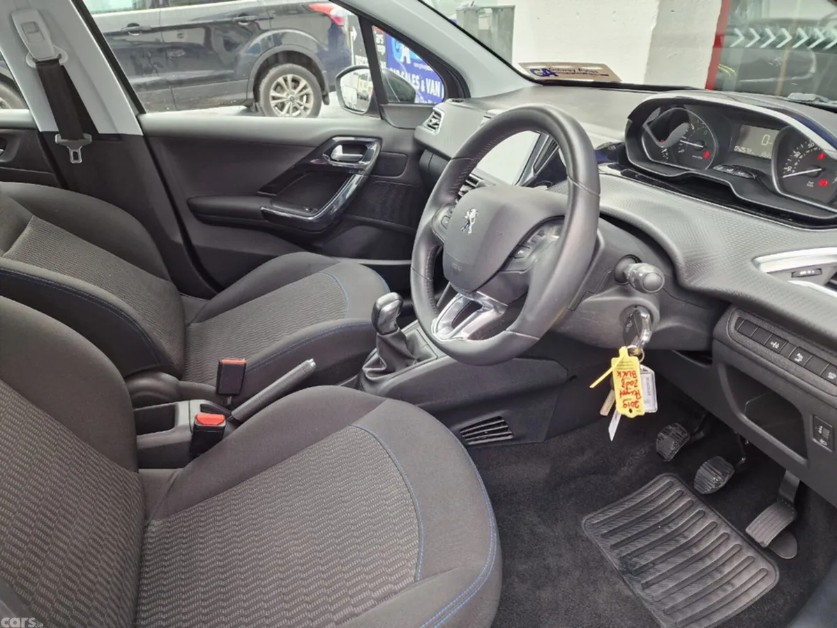 Peugeot 208 Hatchback, Petrol, 2019, Grey