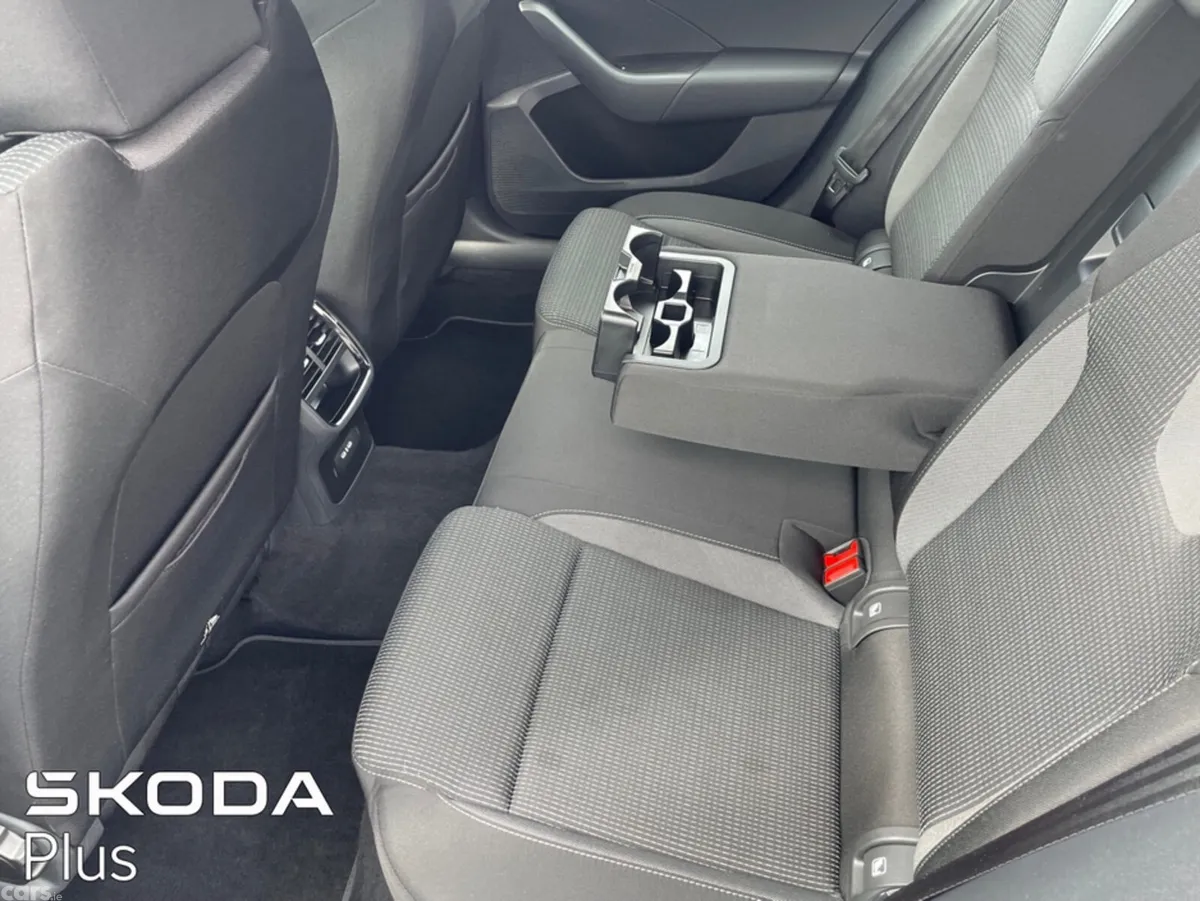 Skoda Octavia Hatchback, Diesel, 2024, Grey
