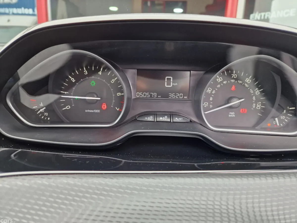 Peugeot 208 Hatchback, Petrol, 2019, Grey