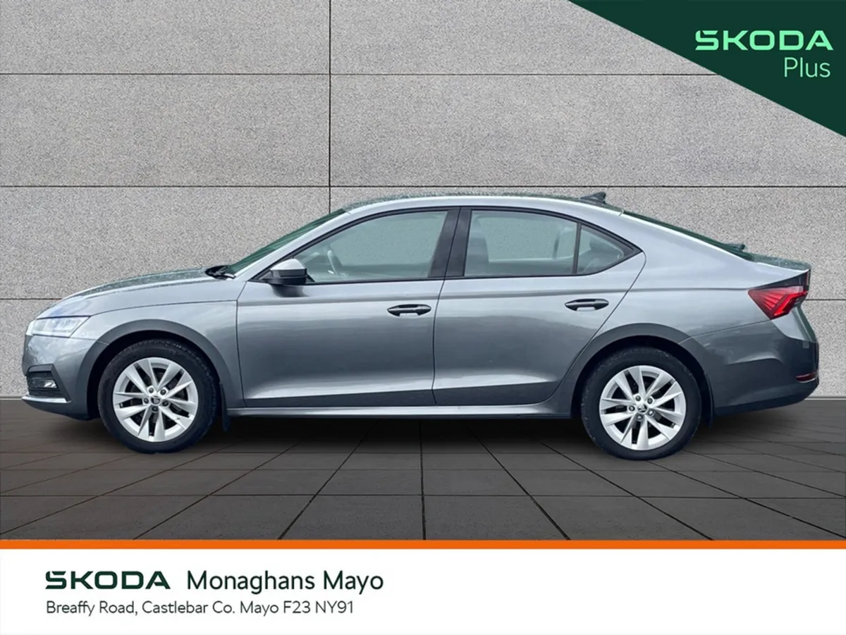 Skoda Octavia Hatchback, Diesel, 2024, Grey