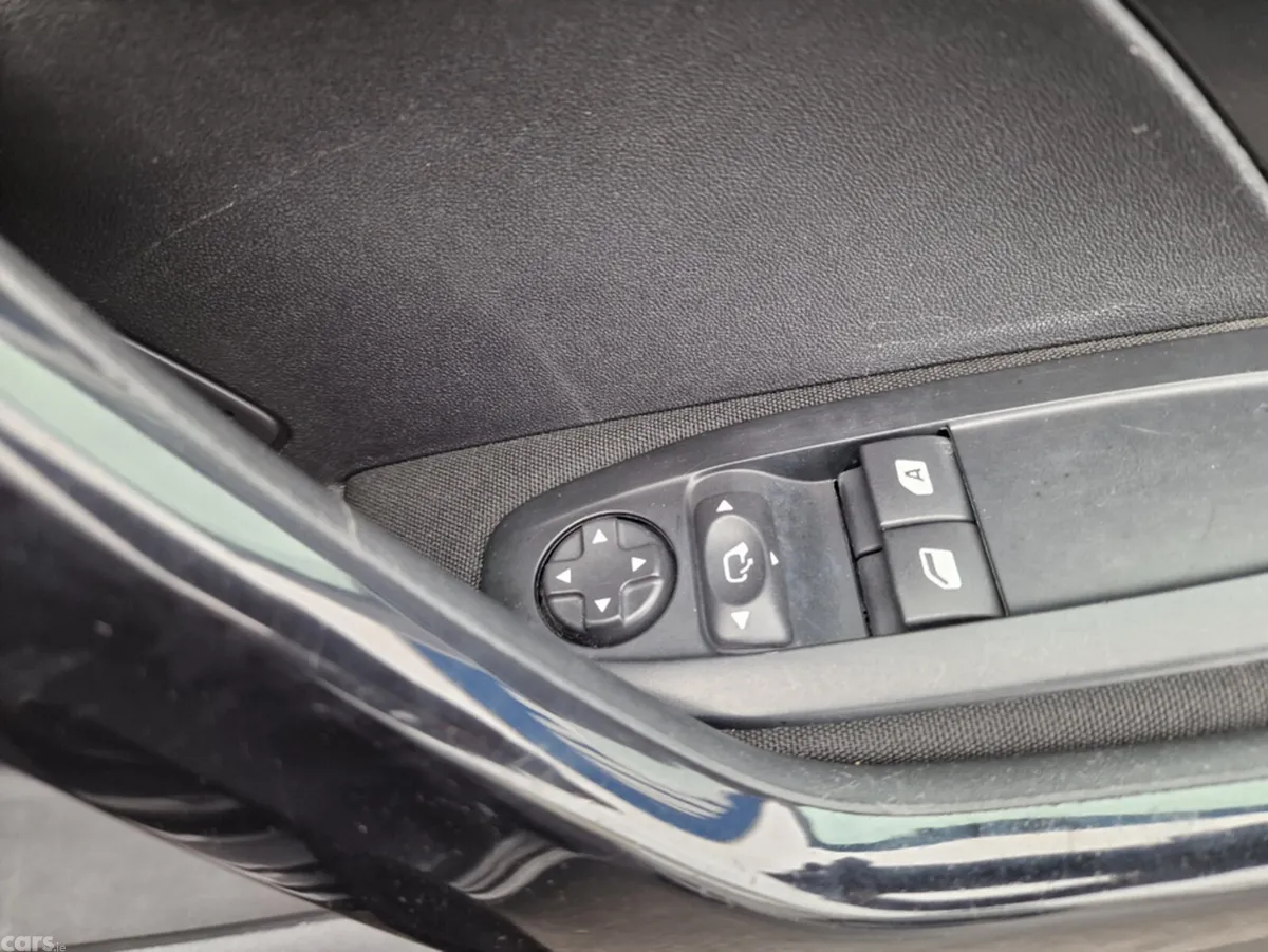 Peugeot 208 Hatchback, Petrol, 2019, Grey