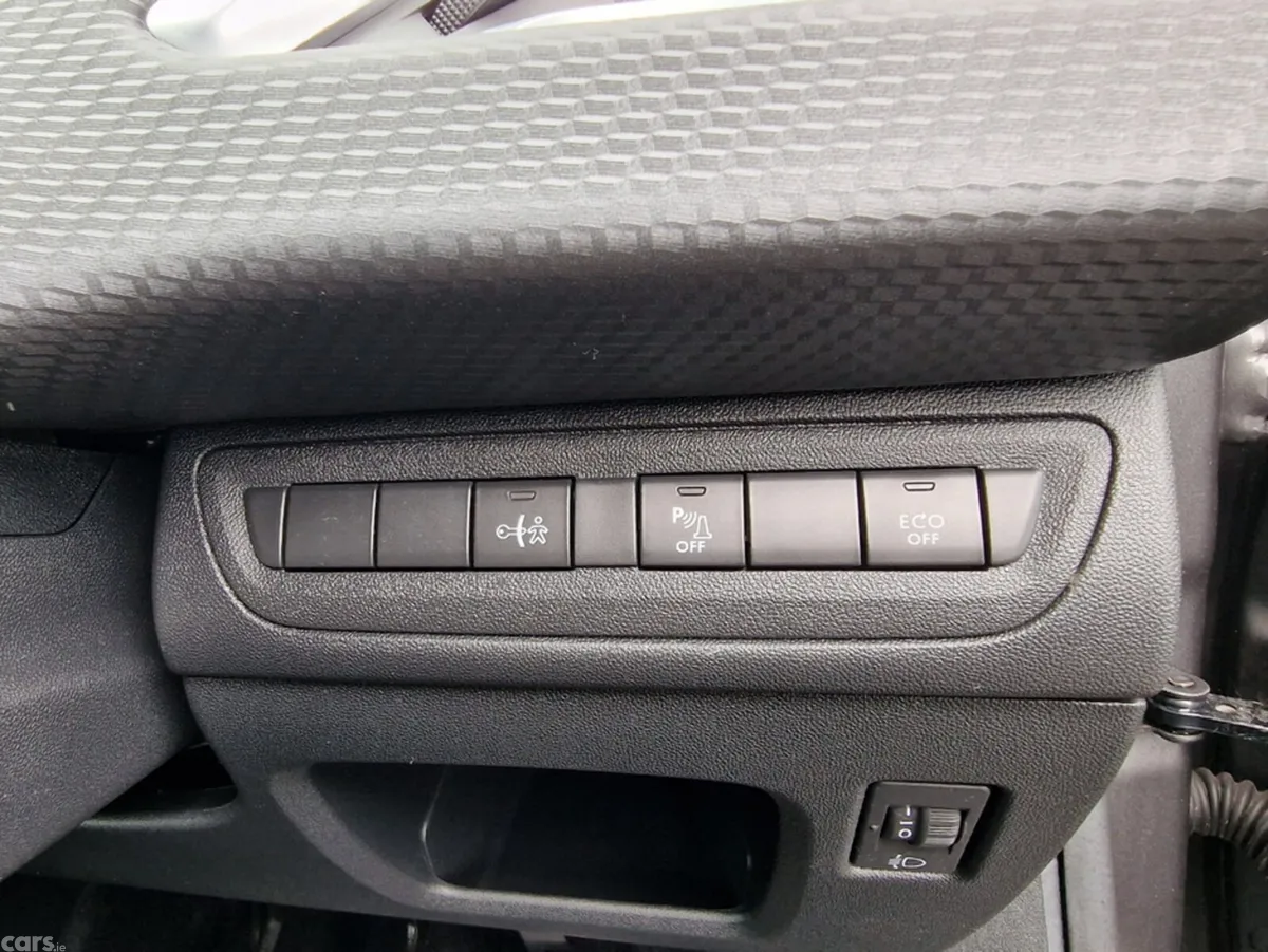 Peugeot 208 Hatchback, Petrol, 2019, Grey