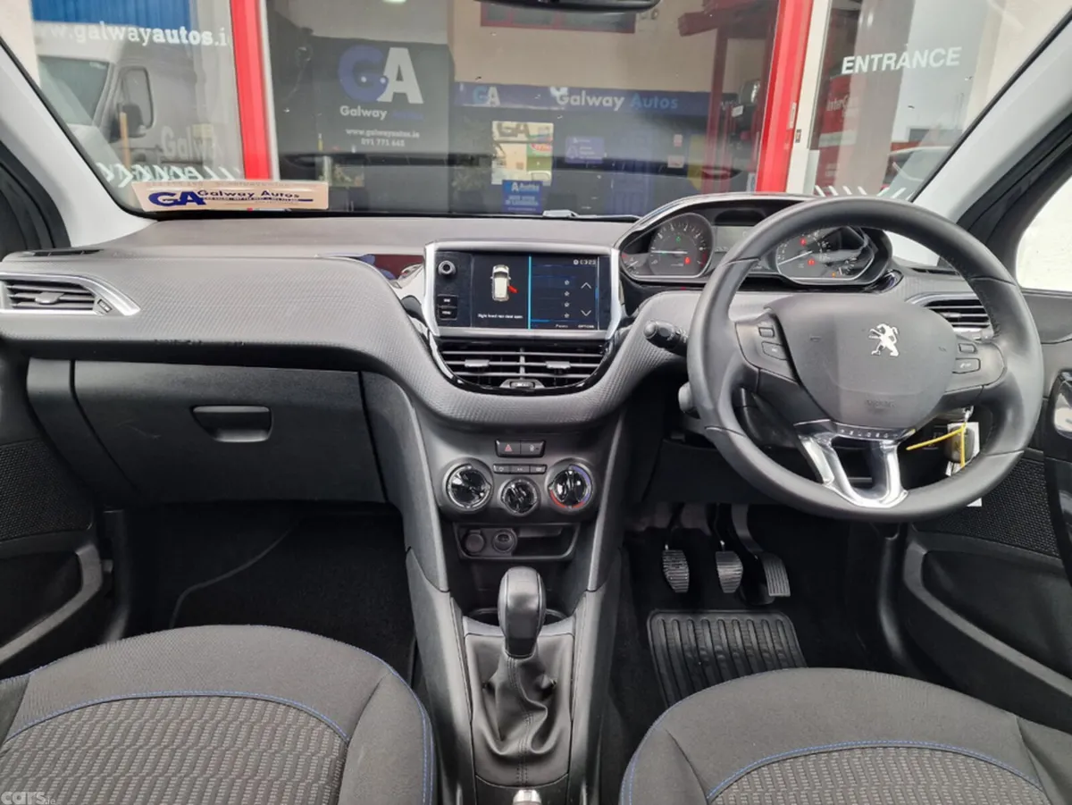 Peugeot 208 Hatchback, Petrol, 2019, Grey