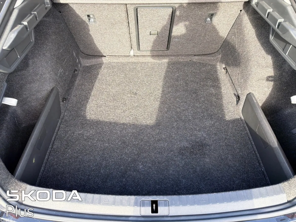Skoda Octavia Hatchback, Petrol, 2023, Black