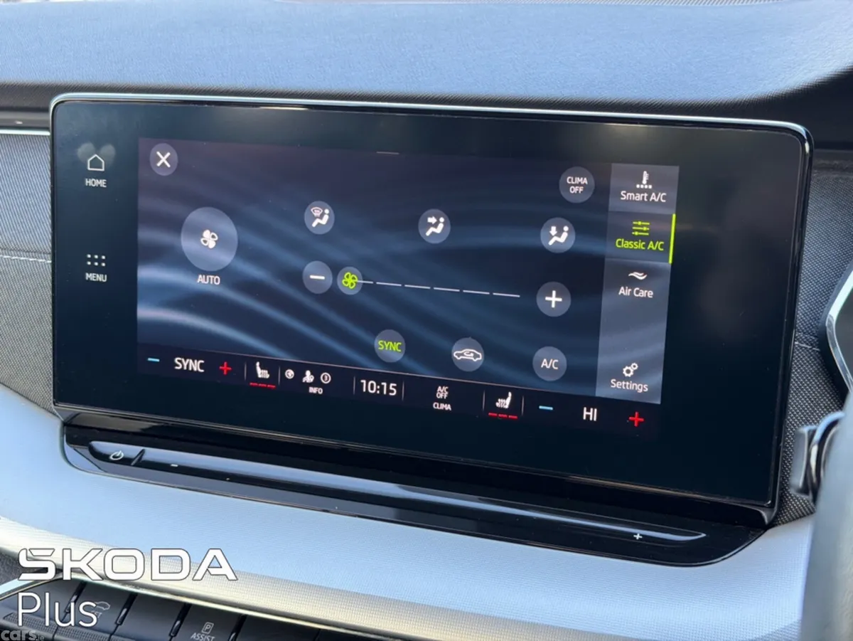 Skoda Octavia Hatchback, Petrol, 2023, Black