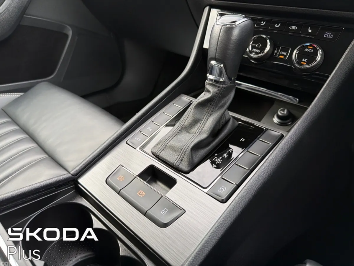 Skoda Superb Hatchback, Diesel, 2024, Grey