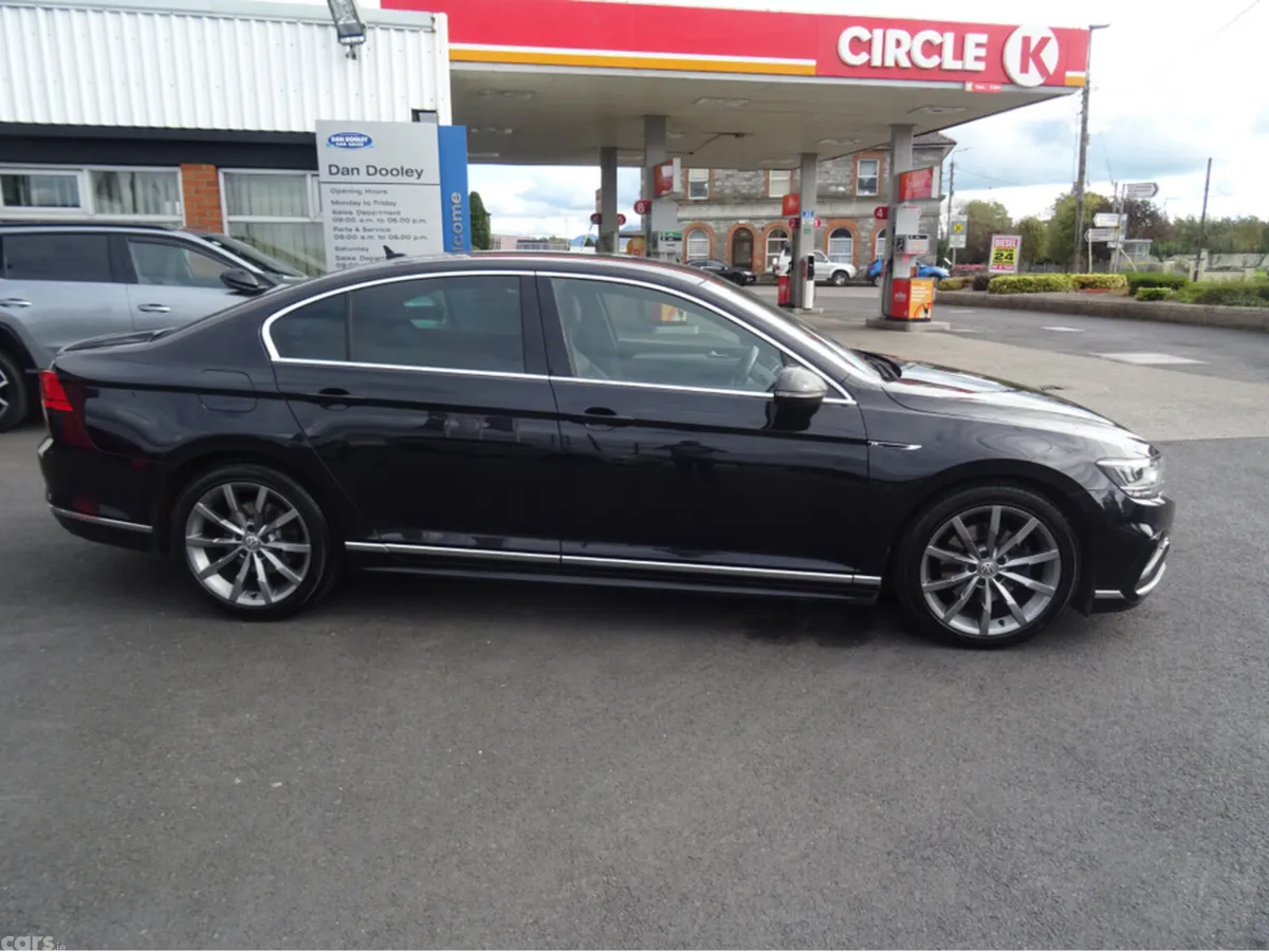 Volkswagen Passat Saloon, Diesel, 2020, Black