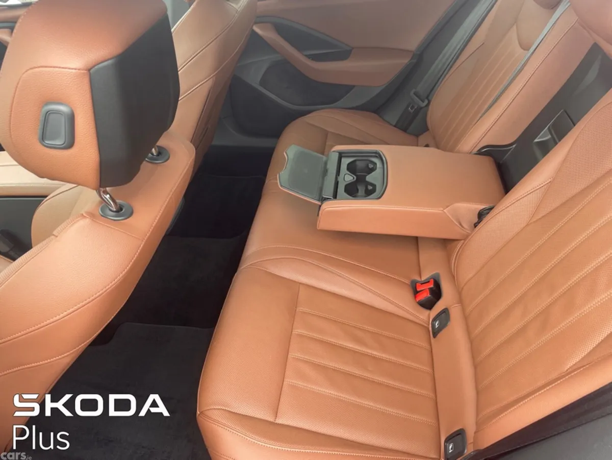 Skoda Superb Hatchback, Diesel, 2024, Red