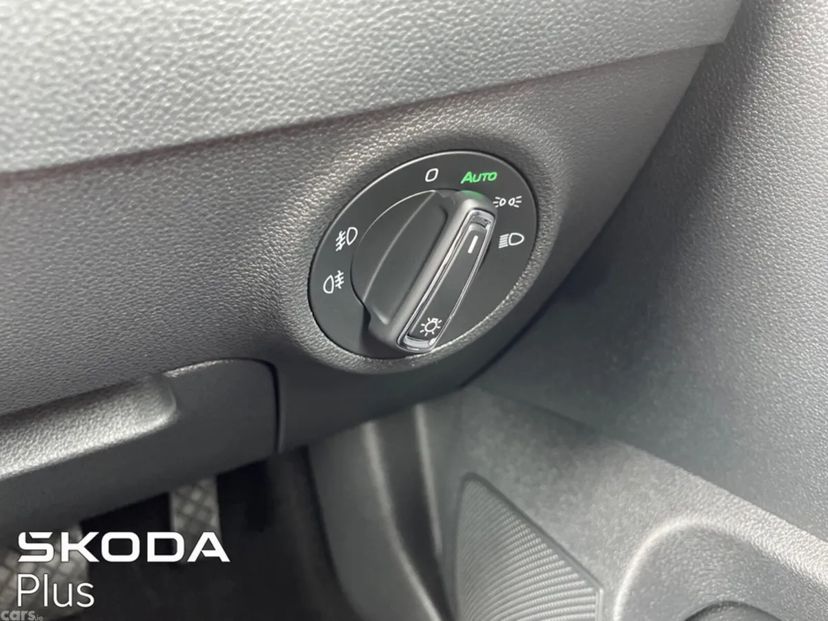 Skoda Karoq SUV, Petrol, 2026, Grey