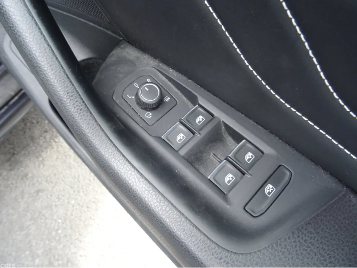 Volkswagen Passat Saloon, Diesel, 2020, Black