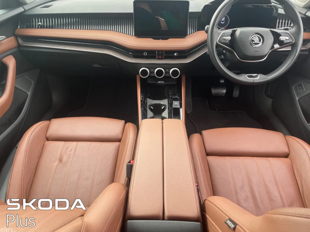 Skoda Superb Hatchback, Diesel, 2024, Red
