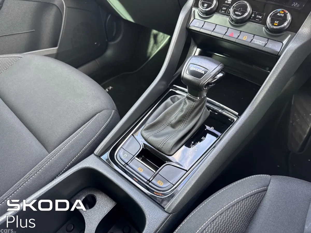 Skoda Karoq SUV, Diesel, 2023, Grey