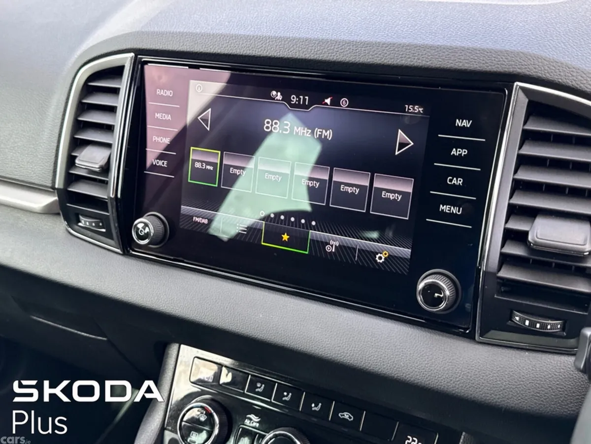 Skoda Karoq SUV, Diesel, 2023, Grey