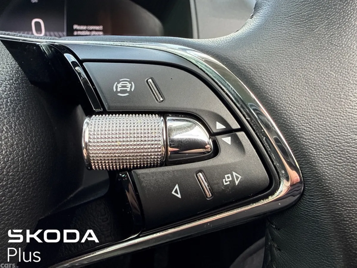 Skoda Karoq SUV, Diesel, 2023, Grey