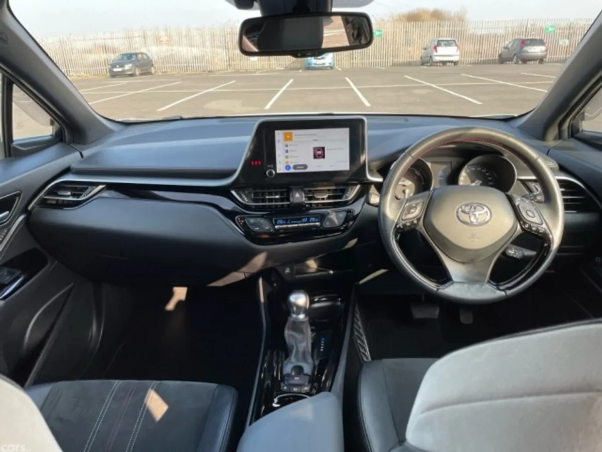 Toyota C-HR SUV, Petrol Hybrid, 2022, White