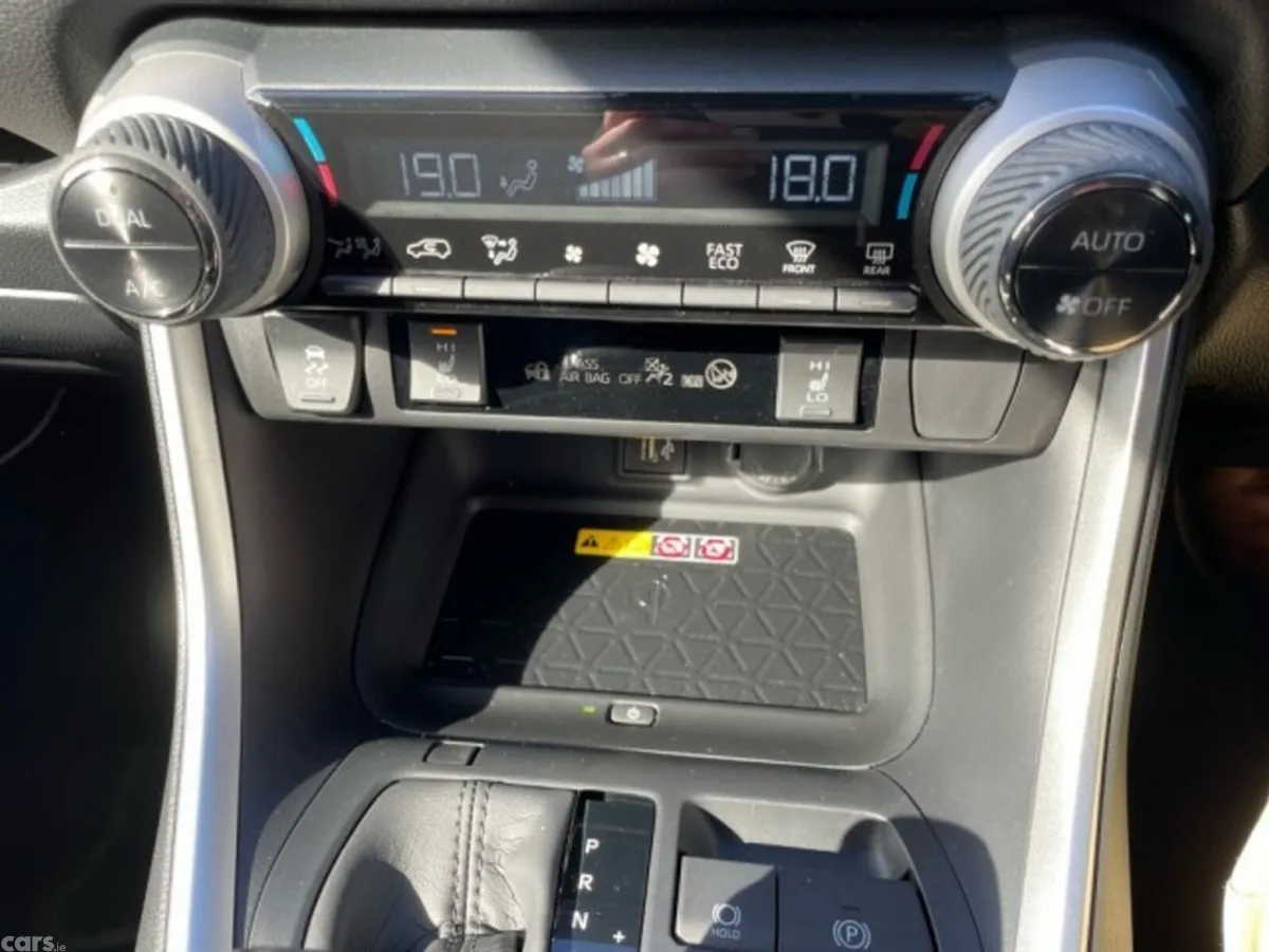 Toyota RAV4 SUV, Petrol Hybrid, 2024, Blue