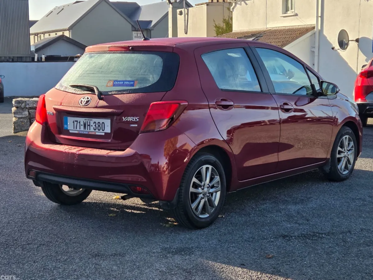 Toyota Yaris Hatchback, Petrol, 2017, Red
