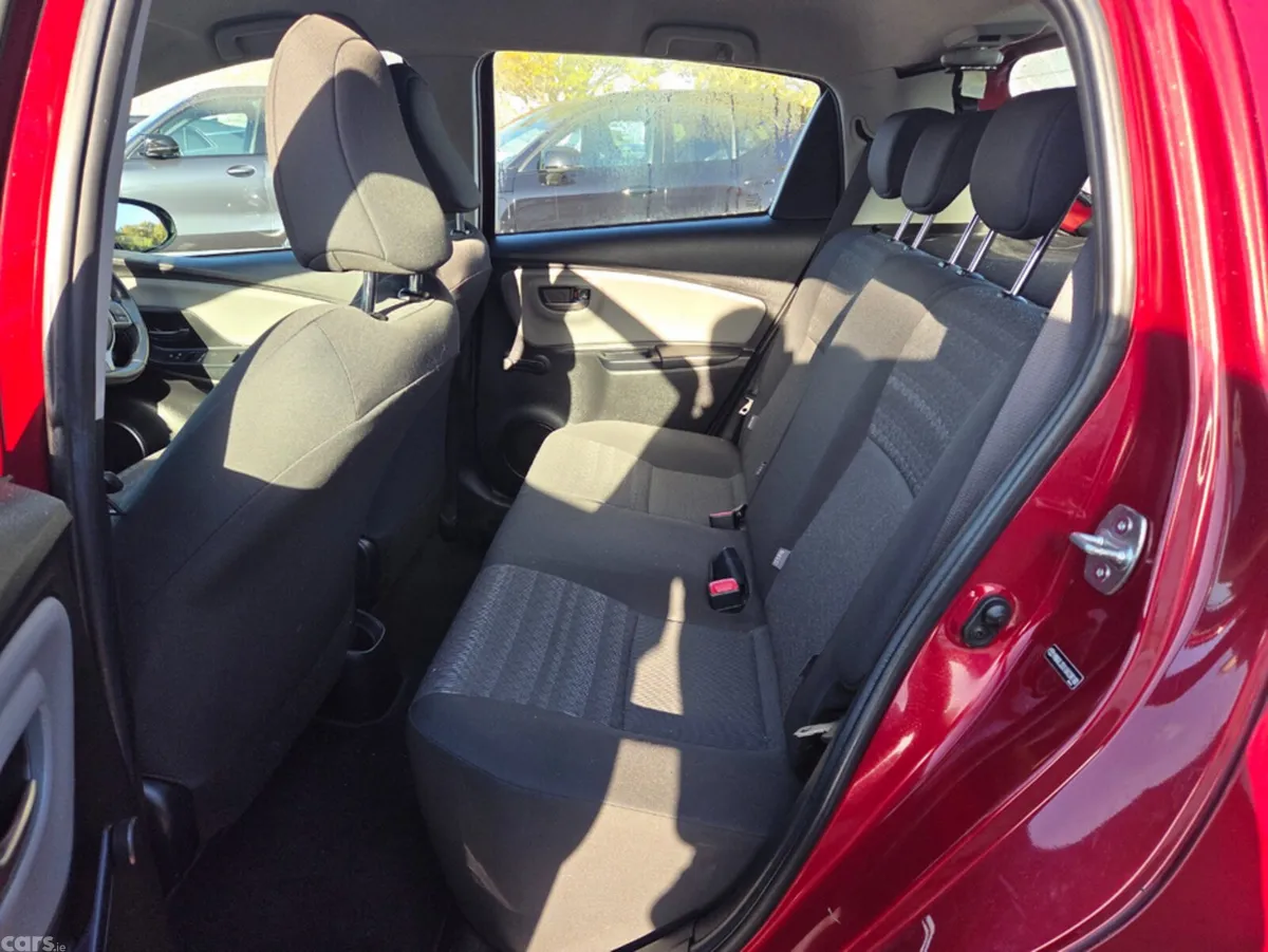 Toyota Yaris Hatchback, Petrol, 2017, Red
