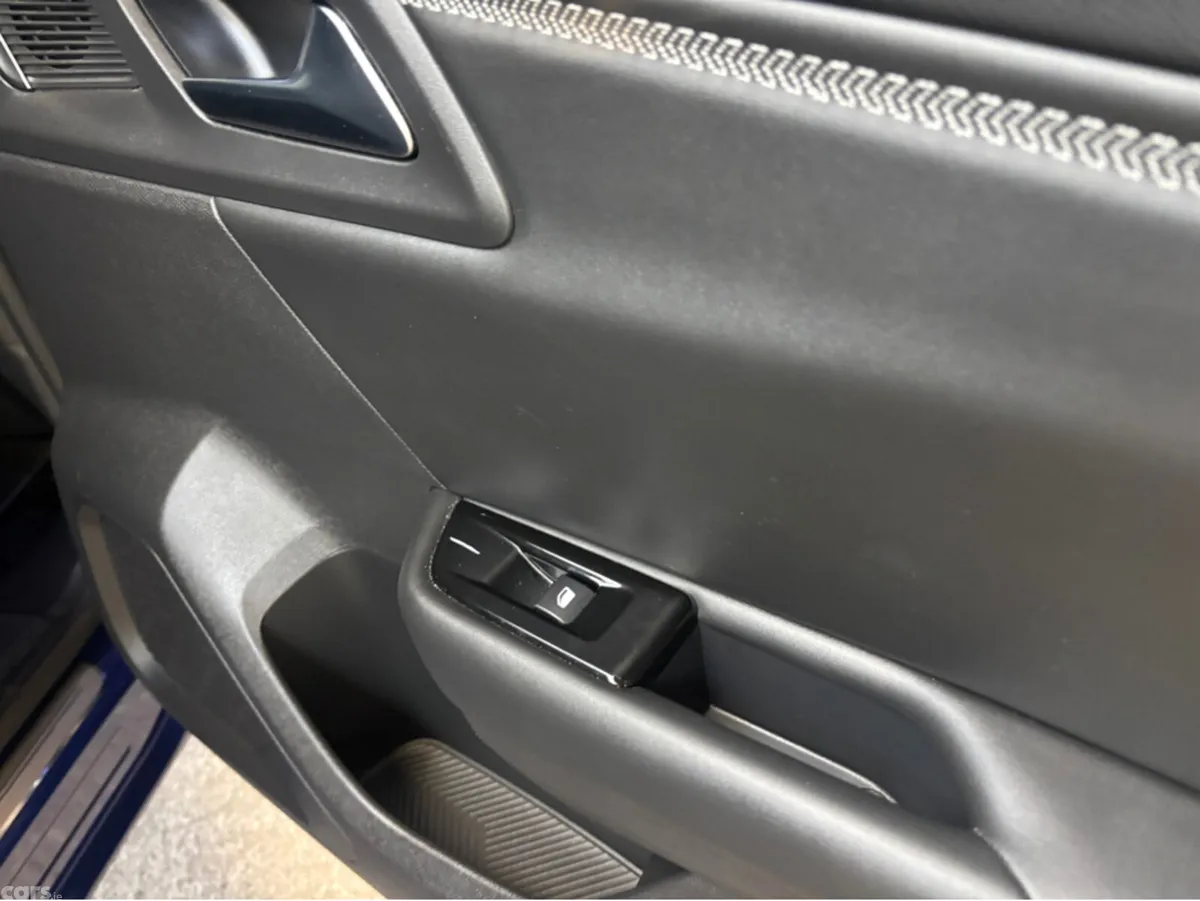 Citroen C5 X Estate, Petrol, 2023, Blue