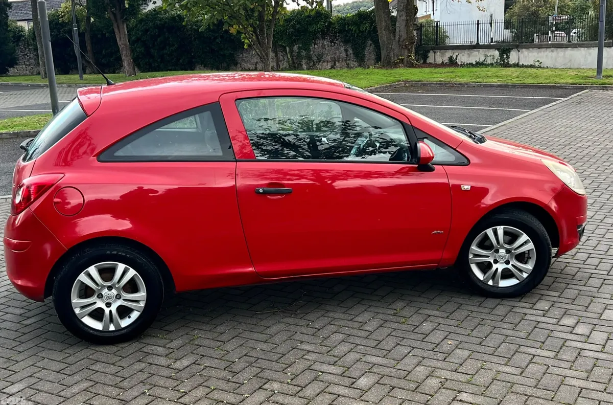 Opel Corsa Hatchback, Diesel, 2009, Red
